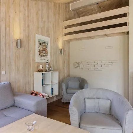 Valda - 1-5km From The Sea In Nw Jutland By Interhome