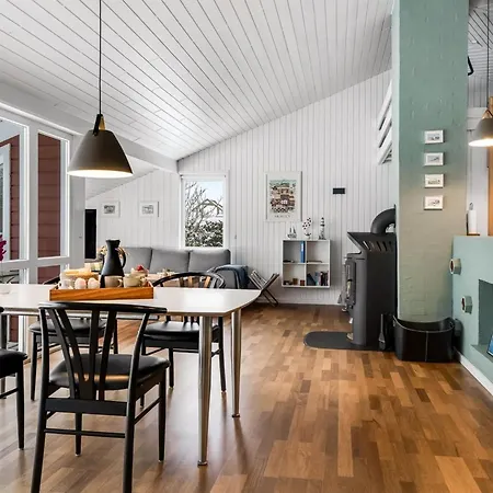 Valda - 1-5km From The Sea By Interhome